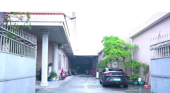 Бытовая техника, керамика, овощи, фрукты, складной карманный нож.